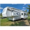 Image 2 : KEYSTONE CHALLENGER 29 RKP 5TH-WHEEL TRAILER, DBL SLIDE OUT, AC, AWNING VIN: 4YDF29R275H404089