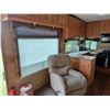 Image 8 : KEYSTONE CHALLENGER 29 RKP 5TH-WHEEL TRAILER, DBL SLIDE OUT, AC, AWNING VIN: 4YDF29R275H404089