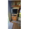 Image 25 : FIFTH WHEEL 2009 DUTCHMEN DENALI MODEL 259REX-M5 WITH SLIDE 25 FOOT, ONE OWNER, NEW LAMINATE FLOORIN