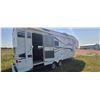 Image 8 : FIFTH WHEEL 2009 DUTCHMEN DENALI MODEL 259REX-M5 WITH SLIDE 25 FOOT, ONE OWNER, NEW LAMINATE FLOORIN