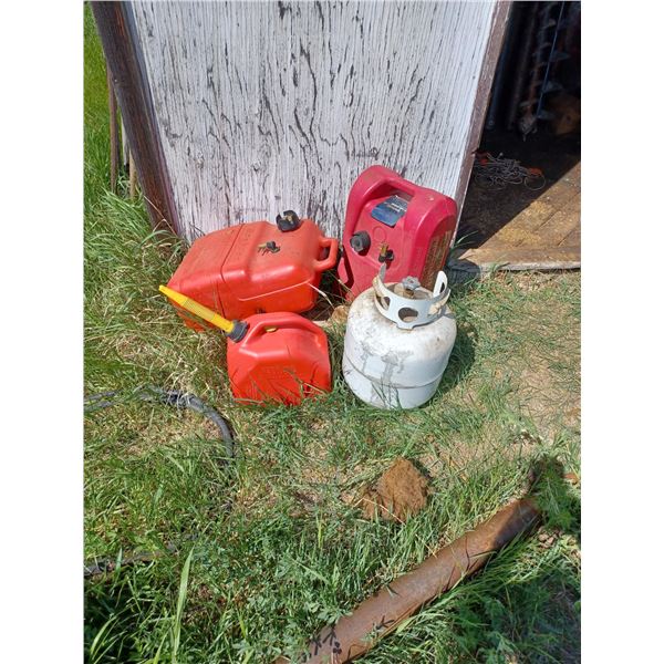 6-GAL JERRY CANS QTY 20 FOR OUTDOOR SPORTS AND ONE 20LBS PROPANE TANK AND ONE 2.5GAL GAS CAN