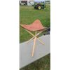 Image 1 : COLLAPSABLE TOOLED LEATHER 3 LEGGED STOOL
