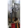 Image 1 : 2 'BULLDOG' TRAILER JACK 5000LBS., EMERG. ROADSIDE TRIANGLES