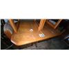 Image 2 : SMALL OAK TABLE C/W 4-CHAIRS