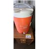 Image 3 : 4 COOLERS & WATER JUG