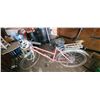 Image 2 : 2- 10 SPEED BIKES & HELMETS