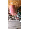 Image 5 : CEMENT MIXER ELECTRIC & 4-SPADE SHOVELS