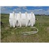 Image 2 : 5' X 5' X 10FT. PLASTIC WATER TANK C/W VALVE & 2 HOSE PCS.