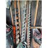 Image 2 : POST HOLE AUGER C/W 3 BITS & EXTENSIONS FITS JD 310 LOT 970