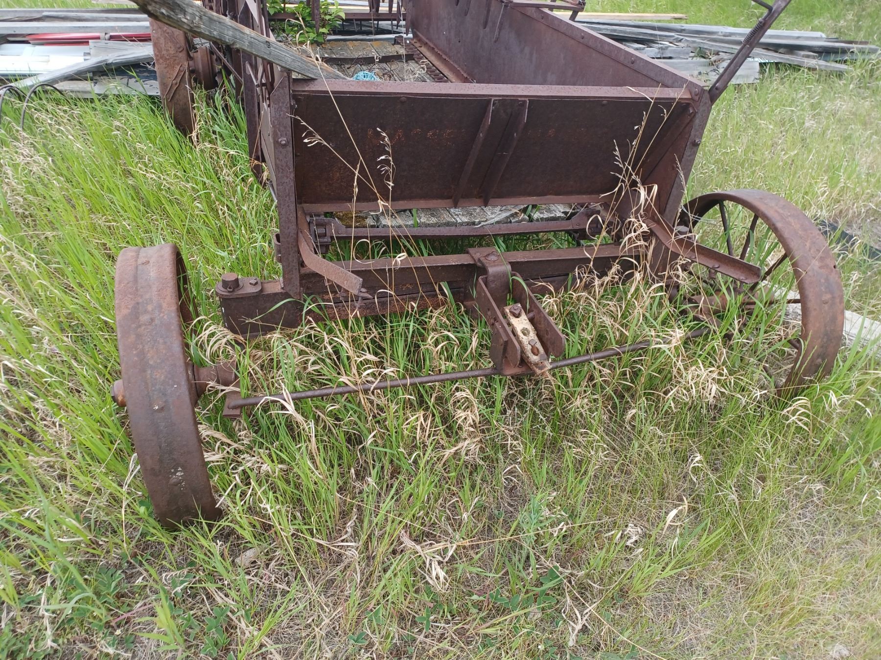 ANTIQUE MANURE SPREADER WAGON
