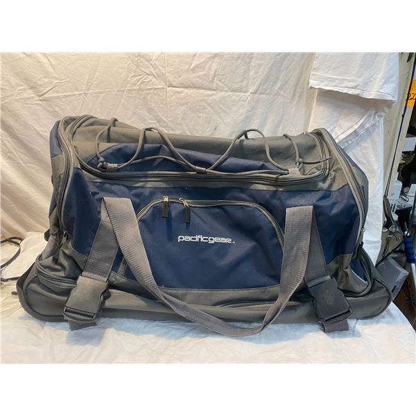 Pacific Gear rolling bag
