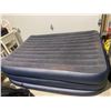 Image 1 : Quick fill air mattress