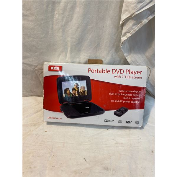 RCA portable DVD player with 7" LCD screen