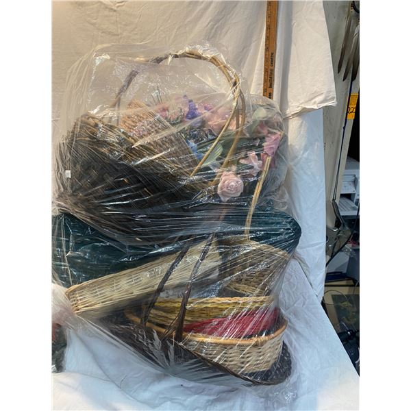 Lot of baskets