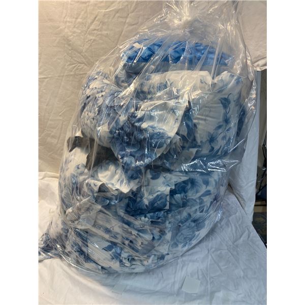 Queen blue delft comforter m, bead skirt and chair cover