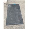 Image 1 : 34x58" rubber mat