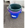 Image 1 : 3 tubs