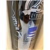 Image 2 : 2004 25th anniversary sumac ridge merlot signed by Harry McWatters empty