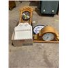 Image 1 : Clocks and spoon holder