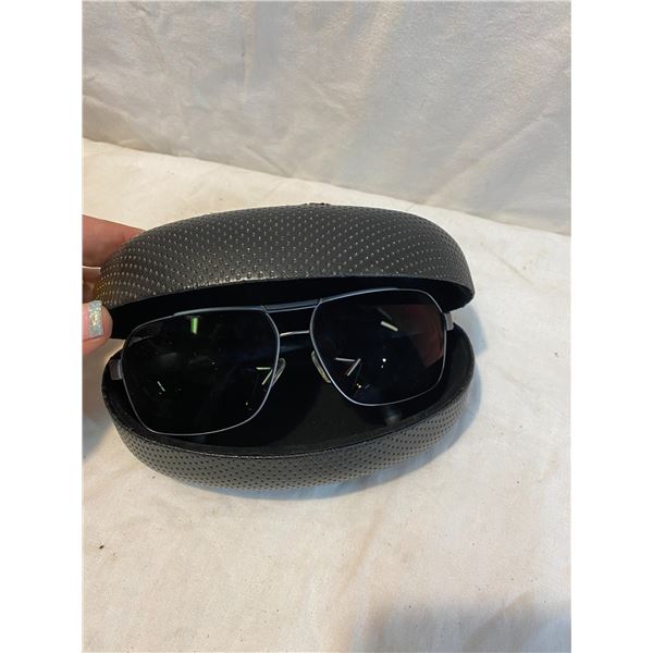 Guess glasses and case