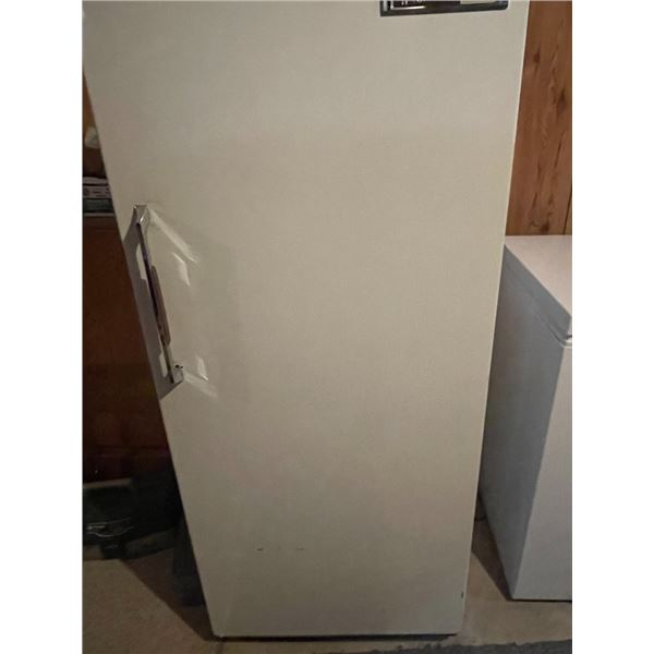 Upright fridge