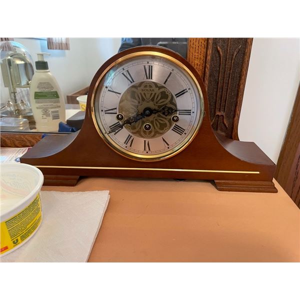 Table top clock