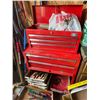 Image 1 : Tool box and chest