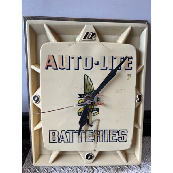 NO RESERVE ORIGINAL AUTO LITE BATTERIES CLOCK