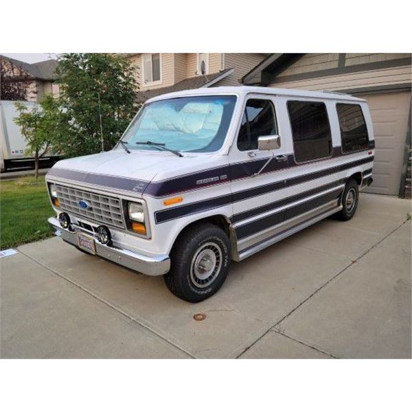 1989 FORD E 150 VAN