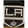 Image 3 : XXL LA Kings Jersey Signed by 2021-2022 Team