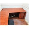 Image 3 : Wooden L-Shaped Desk Ensemble