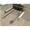 Image 3 : Crown Forklift Capacity 1500 lbs Pallet Stacker Model 15BT (Lifts See Video)