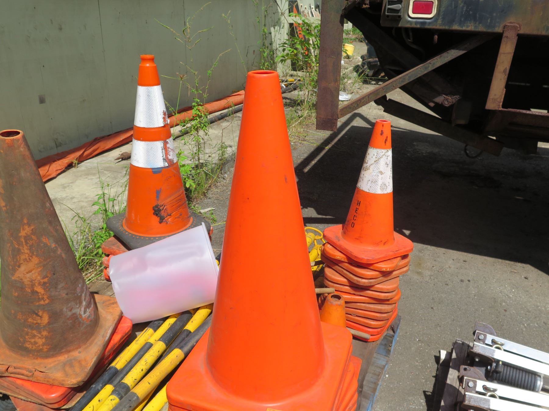 Cone Rails Pallet Orange Pylon Traffic Cones & Rails