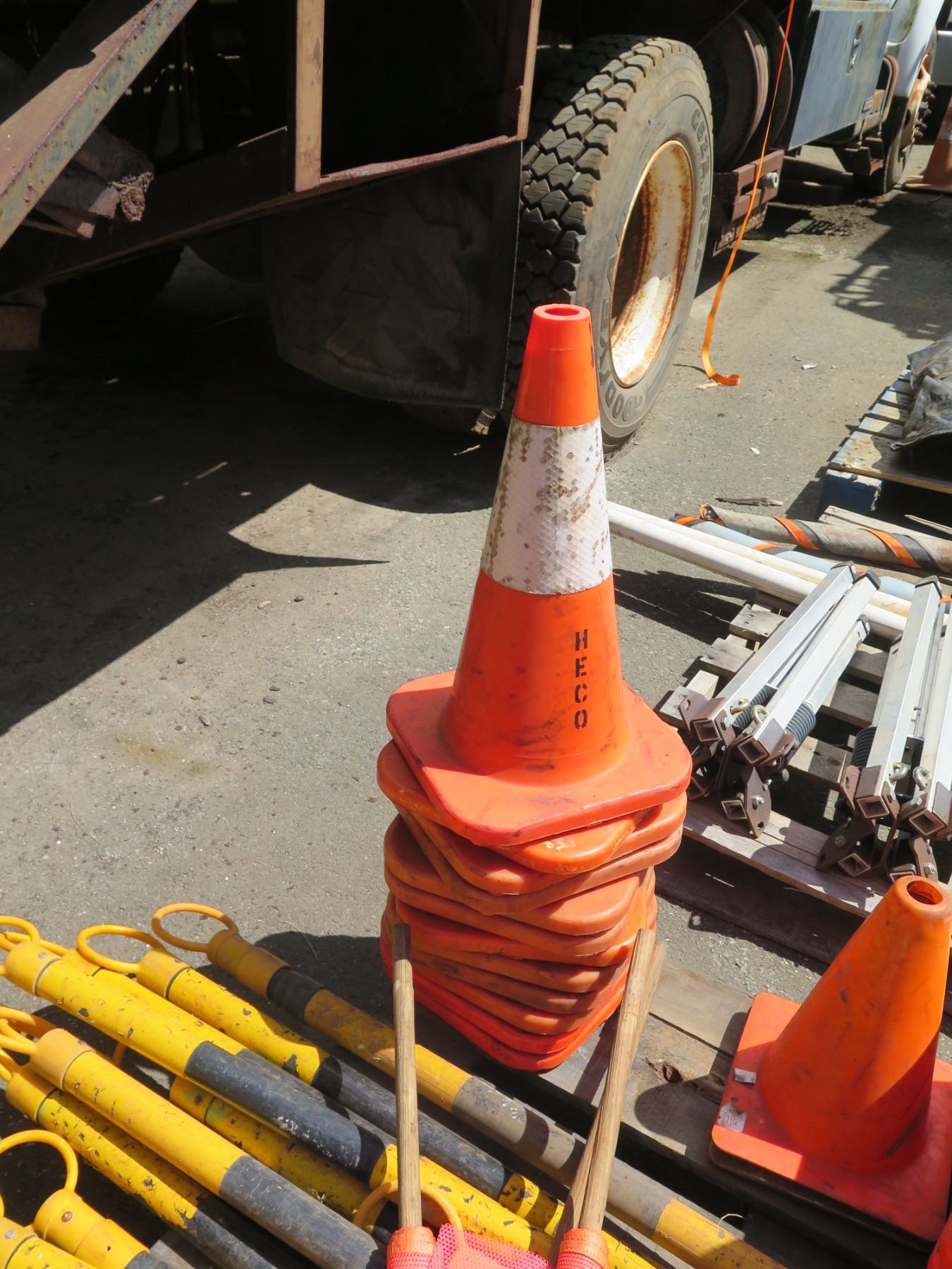 Cone Rails Pallet Orange Pylon Traffic Cones & Rails