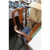 Image 2 : Mahogany Dining Table w/8 Chairs