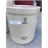 Image 4 : Huge Medalta 20 gal Crock & Medalta 5 gal Crock