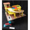 Image 3 : Vintage Fisher Price Parking Ramp Service Centre & Elevator