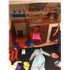 Image 6 : Barbie Friend Ship Airplane, Lost Luggage (Clothes) and Stewardess Barbie