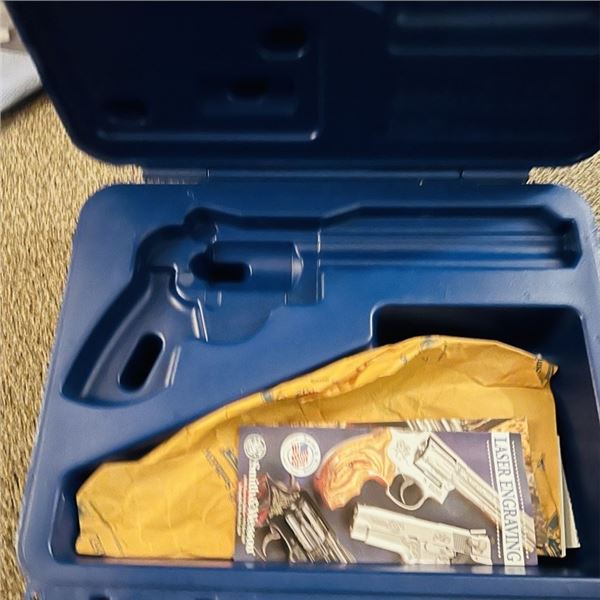 WINCHESTER 400 CASE WITH NEW LOCK