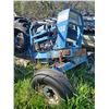 Image 2 : FORD TRACTOR BROKEN DOWN *PARTS OR REPAIR ONLY*, INCLUDES MOTOR REAR AXLE,