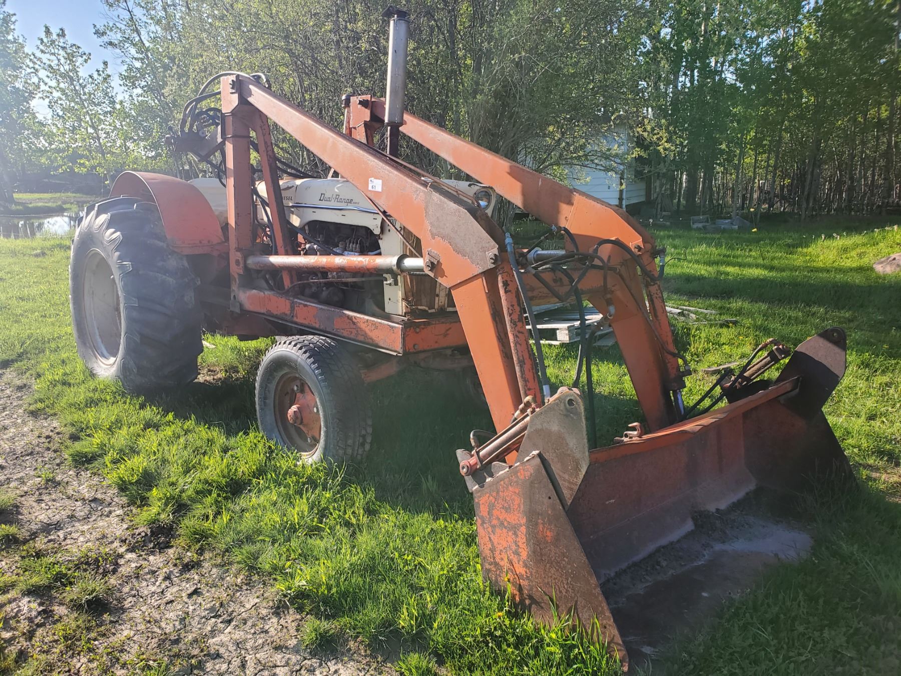 Case 700 CASE 700 DIESEL DUAL RANGE DRIVER TRACTOR, WITH FRONT LOADER, DIESEL ...
