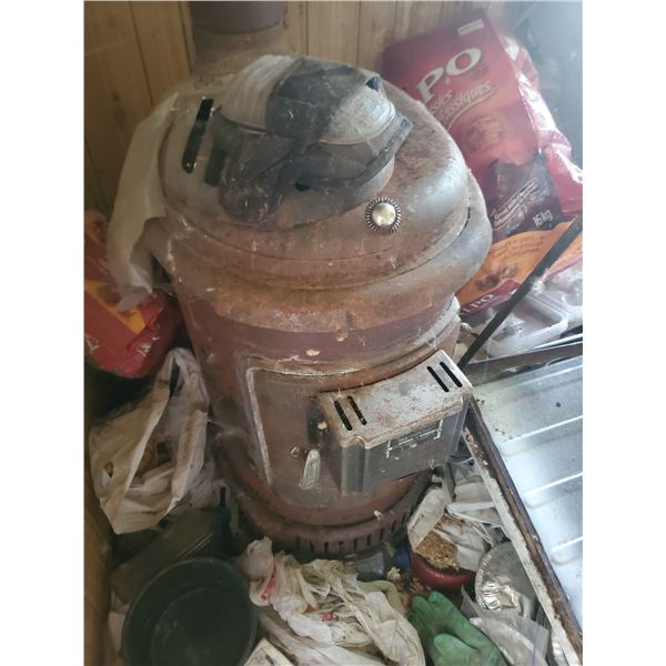 VINTAGE STOVE AND SINK