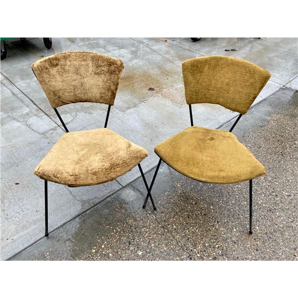 PAIR OF MID-CENTURY CHAIRS