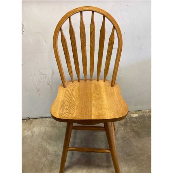 OAK SWIVEL BAR STOOL