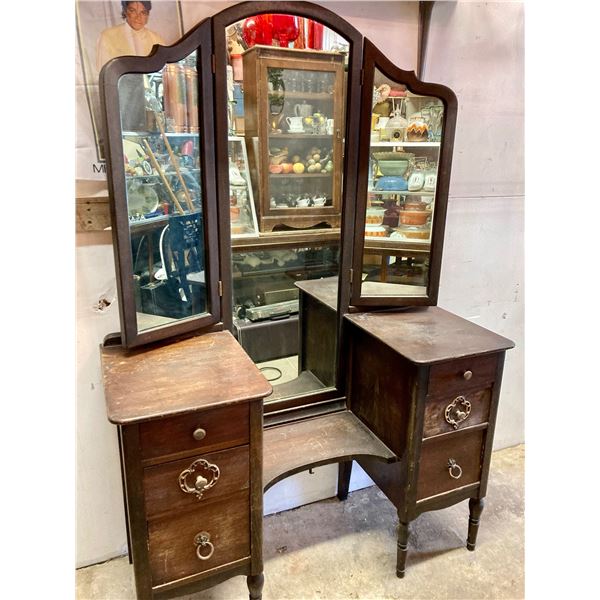 VANITY WITH FOLDABLE MIRROR - PROJECT PIECE!