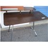 Image 4 : Sewing table with folding legs