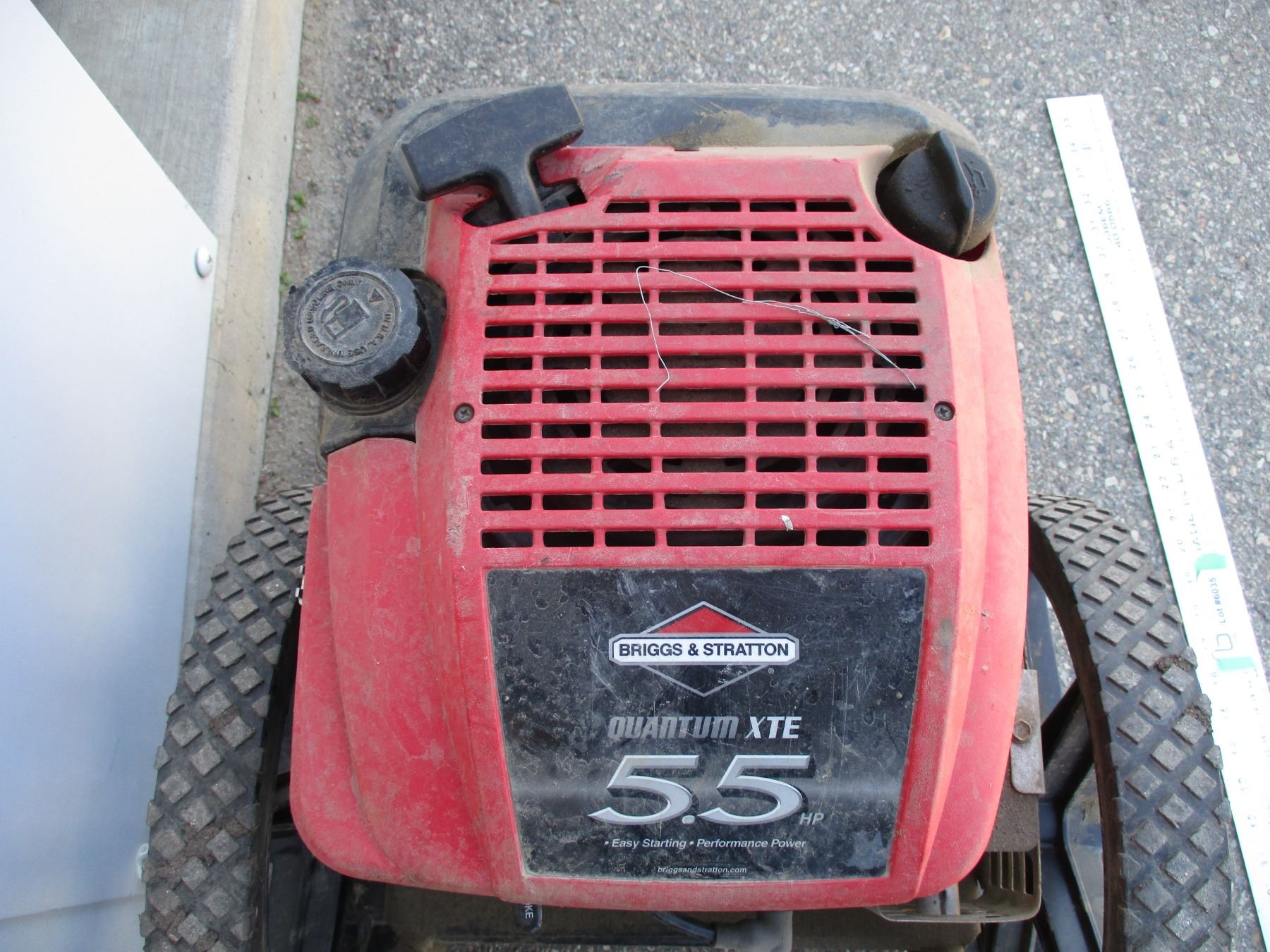 Coleman Powermate 2500 electric generator 5.5HP Briggs & Stratton gas ...