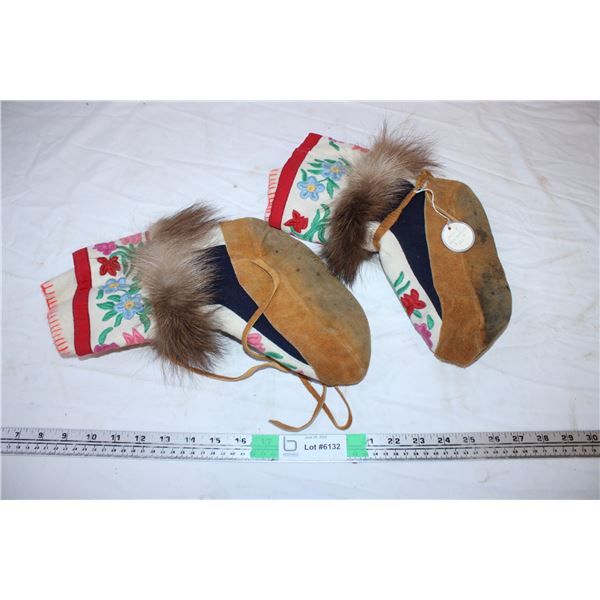 Handmade Mukluks - Bodnarus Auctioneering