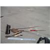 Image 1 : Brown shovel, hedge trimmer, broom