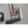 Image 2 : Brown shovel, hedge trimmer, broom